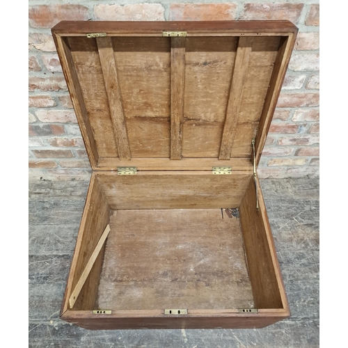 2387 - Large vintage camphorwood blanket box with triple lock plate, twin carry handles and exposed dovetai... 