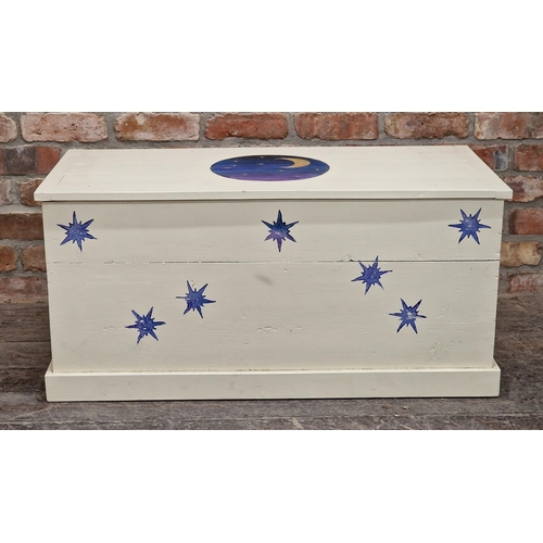 2356 - Painted pine blanket box, H 47cm x W 99.5cm x D 47cm