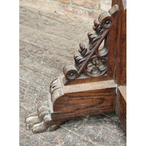 2437 - Exceptional Victorian carved oak eagle lecturn, the well carved eagle on column, the top carved with... 