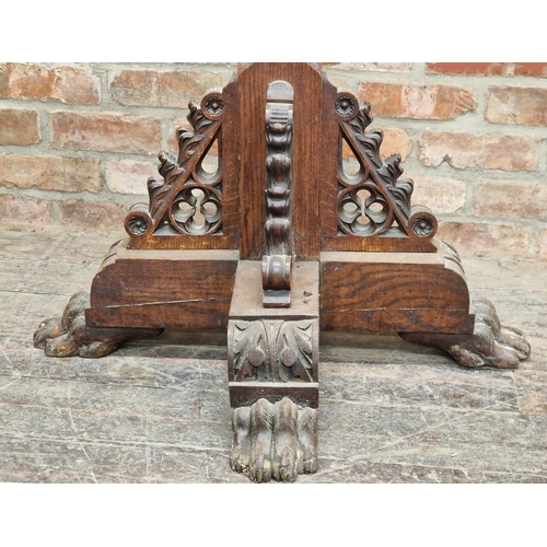 2437 - Exceptional Victorian carved oak eagle lecturn, the well carved eagle on column, the top carved with... 