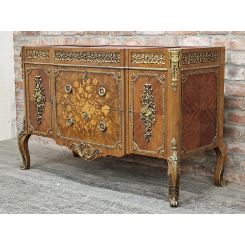 2441 - Good quality French kingwood and boxwood inlaid commode chest, with orumlu type mounts, with arrange... 