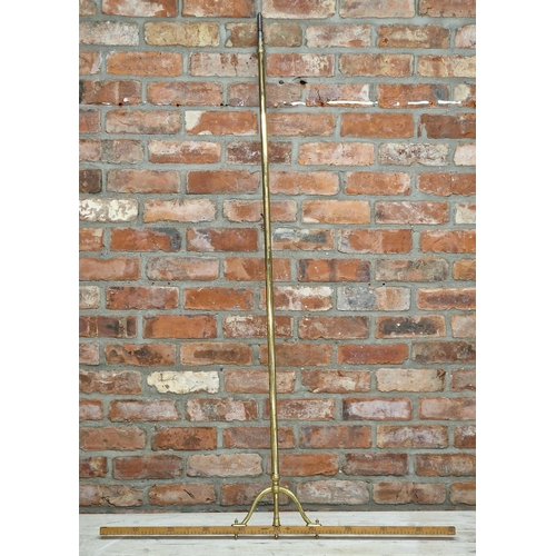 413 - Edwardian drapers measure, 1 metre boxwood block on a long brass pole, 162cm long