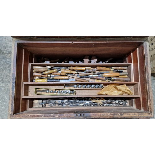 140 - The estate of Peter & Joy Evans of Whiteway, Stroud - Peter Evans pine tool chest, the interior with... 