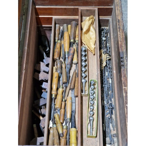 140 - The estate of Peter & Joy Evans of Whiteway, Stroud - Peter Evans pine tool chest, the interior with... 