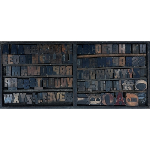 2283 - Good vintage industrial printers tray filled with letters and punctuation, 36 x 83cm