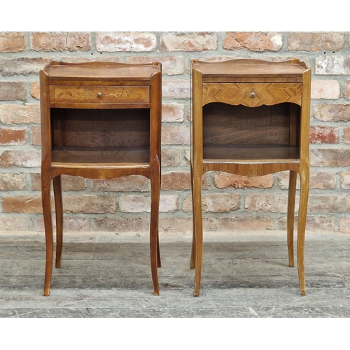 1226 - Two similar French kingwood bedside tables with raised gallery tops, H 75cm x W x 37cm x D 31cm