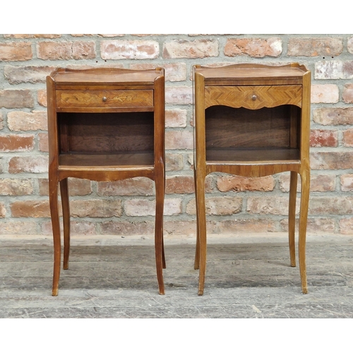 1226 - Two similar French kingwood bedside tables with raised gallery tops, H 75cm x W x 37cm x D 31cm