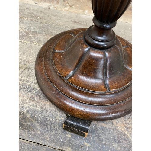 1248 - Good quality mahogany standard lamp with reeded column on stepped circular base, H 197cm (including ... 