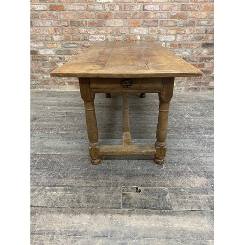 1274 - 18th century and later oak refectory table with plank top, good gun barrel legs, H frame stretcher a... 