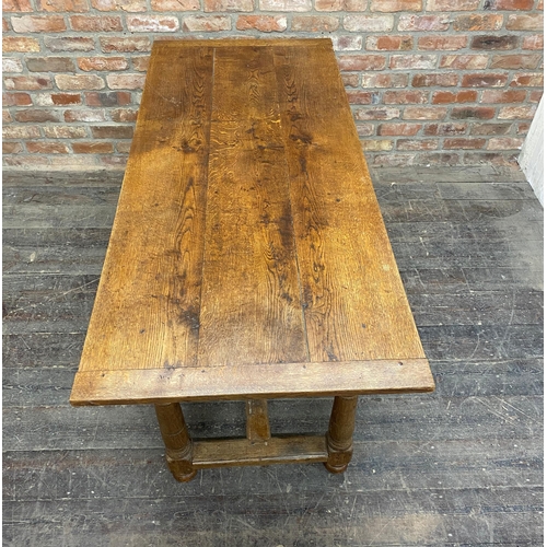 1274 - 18th century and later oak refectory table with plank top, good gun barrel legs, H frame stretcher a... 