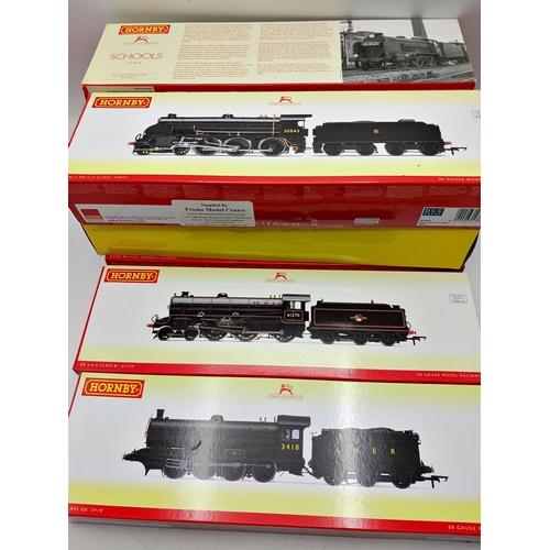 359 - Collection of boxed Hornby 00 Gauge model trains. To include R3424, R3328, R3013, R2403, R3114, R274... 