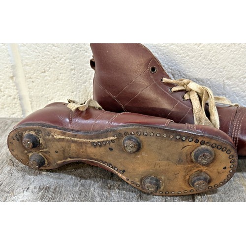 262 - Pair of vintage Winit leather football boots, original laces, size 8