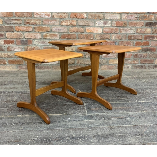 1292 - Retro mid-century teak nest of three tables. Largest measures H 48cm with top measuring 53 x 36cm.