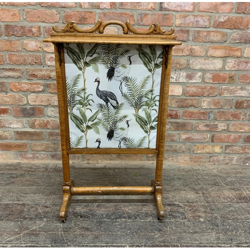 1295 - Birds Eye maple fire screen with exotic bird & foliage silk front finish. H 105cm x W 55cm.