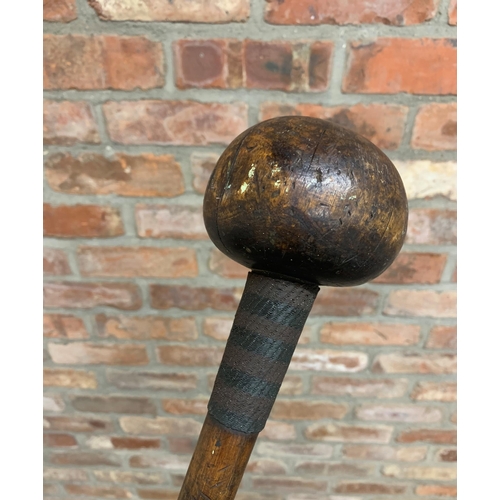 2262 - South African Zulu Knobkerrie War Club. L 65cm.