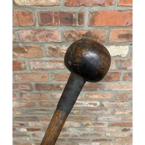 2262 - South African Zulu Knobkerrie War Club. L 65cm.