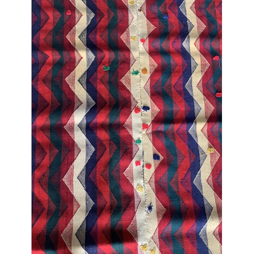 1432 - Good quality Persian Qashgai kilim, with bespoke zigzag design, 250 x 130cm