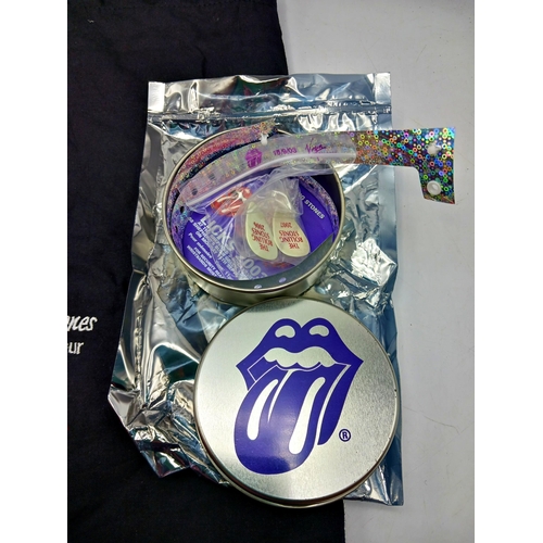 68 - Rolling Stones, 2002/2003 Licks Tour.  Laundry bag crew gift. Unused. size 60 x 90 cm approx.  
With... 