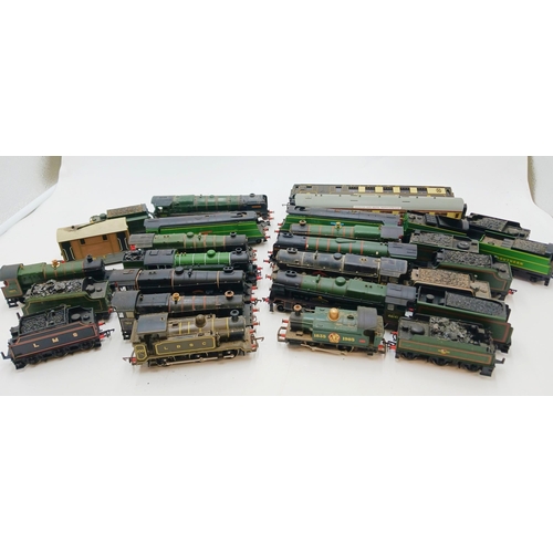 354 - Large collection Of 00 Gauge trains, wagons & tracks.