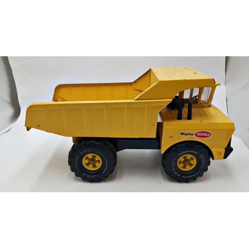 282 - Collection of Tonka construction & farming toys. Includes digger & fire engine examples (6)