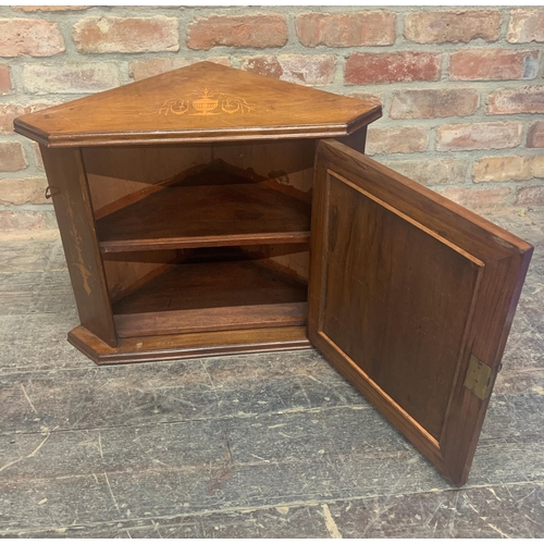 1352 - Edwardian Sheraton style boxwood inlaid walnut hanging corner cupboard, H 47cm x W 60cm