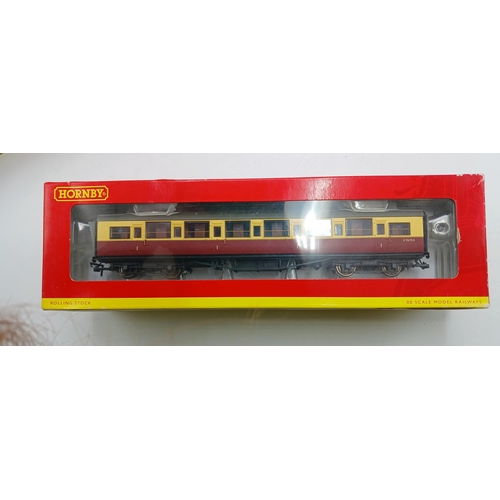 346 - Collection Of Boxed Hornby 00 Gauge Trains. Total of ten in a good boxed condition. To include R4429... 