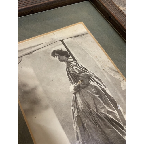 431 - Framed Portrait Photograph Of Jane Morris Of Brock Street Bath Married To William Morris. Photograph... 