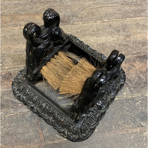 1024 - Victorian cast iron boot scraper, twin bird and urn brackets H 21cm x W 28cm