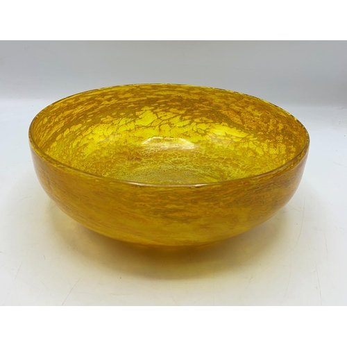 2243 - 1930s Graystan mottled yellow glass fruit bowl, 10cm high x 25cm diameter