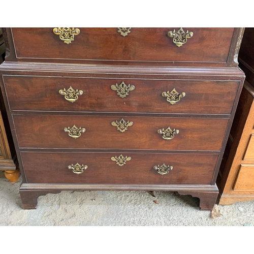 1303 - Impressive George III chest on chest in the manner of Chippendale with brass handled finish. H 172 x... 