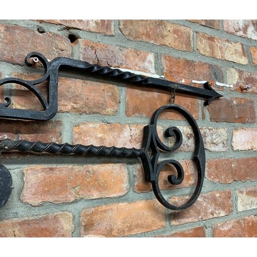 1035 - Good Victorian wrought iron hanging locksmiths sign, with barley twist bracket with hanging key with... 