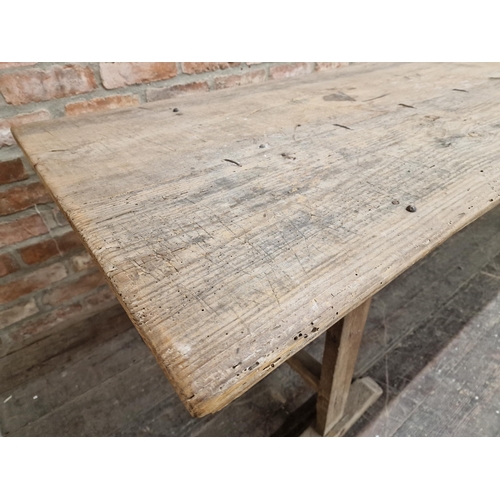 1218 - Really good early 19th century French Vigneron table, the rustic top with lovely old staples and riv... 