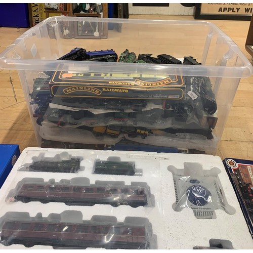 361 - Large Collection Of 00 Gauge model trains & wagons. Includes boxed & unboxed examples.