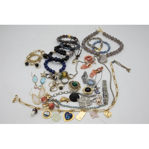 65 - Large collection of mainly costume jewellery to include many designer pieces