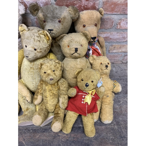 3645 - Quantity of antique and vintage mohair straw filled teddy bears, Largest 65cm, some AF (10)