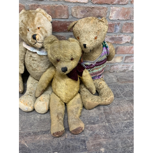 3646 - Quantity of antique and vintage mohair straw filled teddy bears, Largest 75cm, some AF (10)