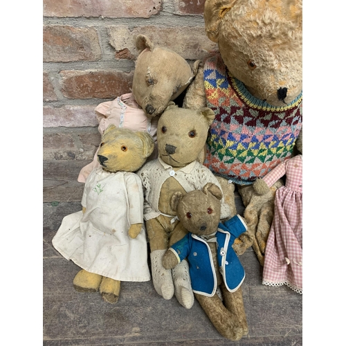 3647 - Quantity of antique and vintage mohair straw filled teddy bears, Largest 55cm, some AF (10)