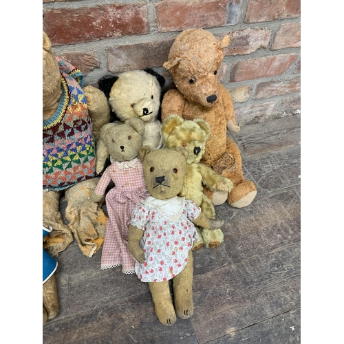 3647 - Quantity of antique and vintage mohair straw filled teddy bears, Largest 55cm, some AF (10)