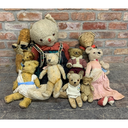 3648 - Quantity of antique and vintage mohair straw filled teddy bears, Largest 70cm, some AF (10)