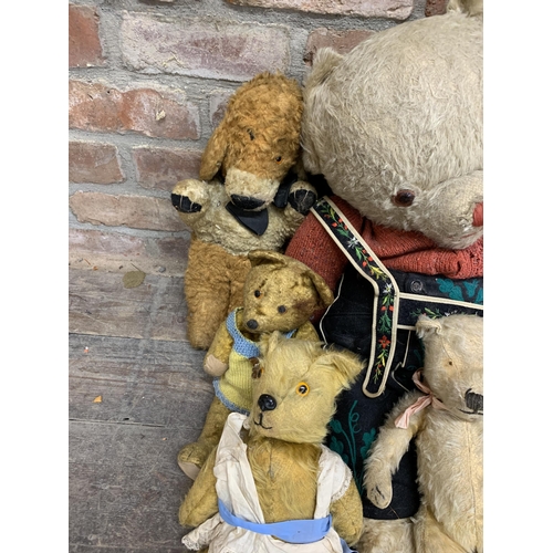 3648 - Quantity of antique and vintage mohair straw filled teddy bears, Largest 70cm, some AF (10)