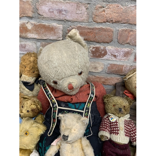 3648 - Quantity of antique and vintage mohair straw filled teddy bears, Largest 70cm, some AF (10)