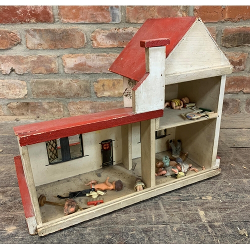 3660 - Vintage wooden Tudor style dolls house with red roof and cross hatched window design, includes furni... 