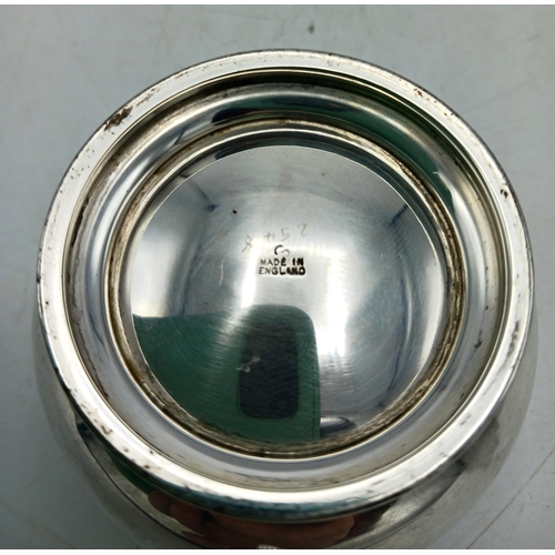 123 - 1930s silver pedestal sugar bowl, maker BBS ltd, Birmingham 1932, 6cm high, 3.5oz