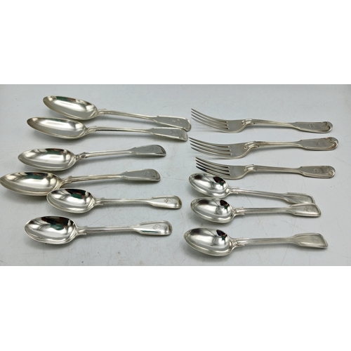 128 - Good collection of Victorian fiddle thread cutlery, comprising two table spoons, two table forks, tw... 