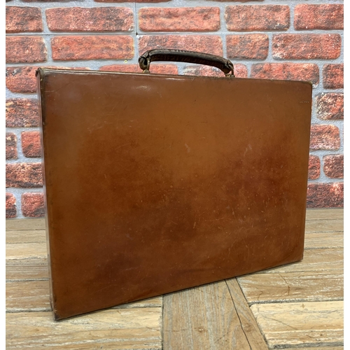 2284 - Good early vintage 1930s Swaine Adeney Brigg of London leather briefcase, the tan leather with good ... 