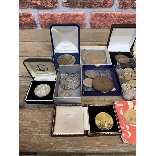 238 - A Large collection of mixed World coins and Tokens to include a collection of 1966 Irish 10 Shilling... 