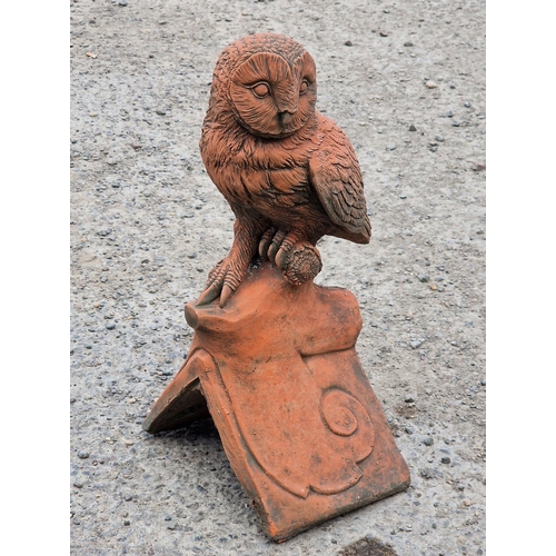 1011 - Composite terracotta owl roof tile, 45cm high