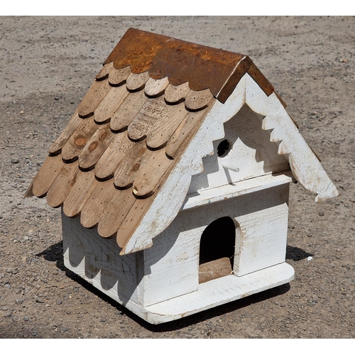 1015 - Provincial bird box with slatted and zinc roof and painted finish, 54cm high x 54cm wide