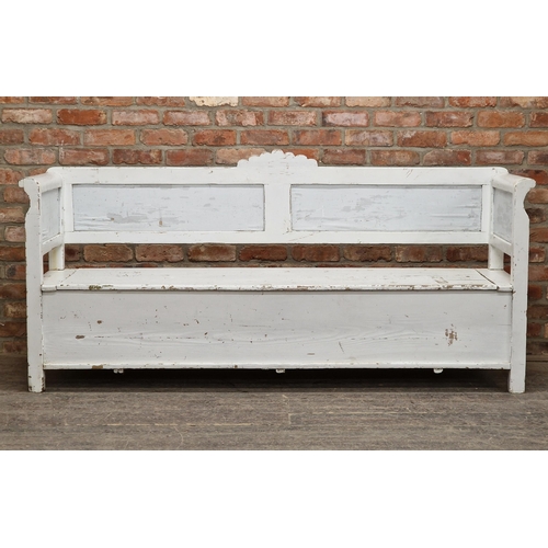 1334 - Vintage painted Hungarian pine settle / bench with hinged box seat and panelled back, H 98cm x W 205... 