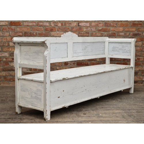 1334 - Vintage painted Hungarian pine settle / bench with hinged box seat and panelled back, H 98cm x W 205... 